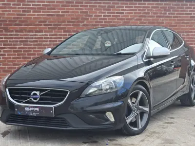 Begagnad Volvo V40 R-Design 2016 Svart Halvkombi