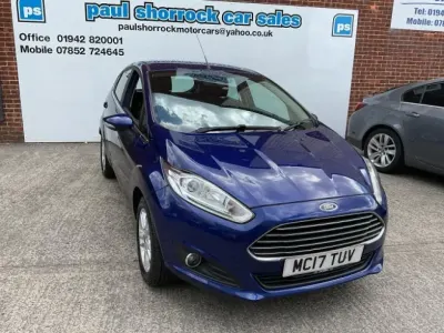 Używany Ford Fiesta Zetec 82 KM (60 kW) 2017 Niebieski Hatchback