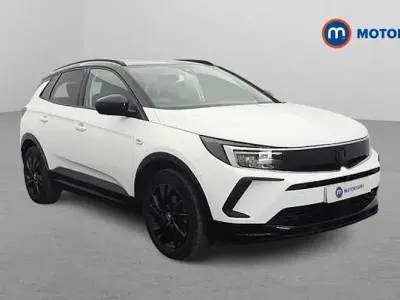Used Vauxhall Grandland X GS Line 131 HP (96 kW) 2022 White SUV