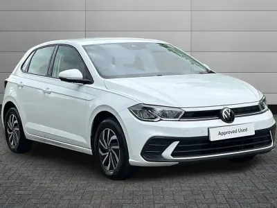 Used VW Polo Life 95 HP (69 kW) 2023 Pure white Hatchback