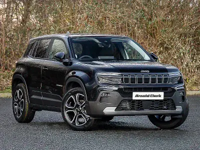 Ny Jeep Avenger Summit 100 HK (73 kW) 2026 Svart SUV