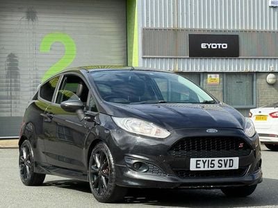 Used Ford Fiesta Zetec 95 HP (69 kW) 2015 Black Hatchback