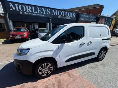 Używany Citroën Berlingo 2022 Biały Minivan