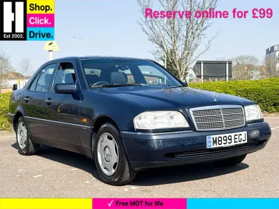 Usado Mercedes C180 Classic 122 HP (89 kW) 1995 Azul Sedan