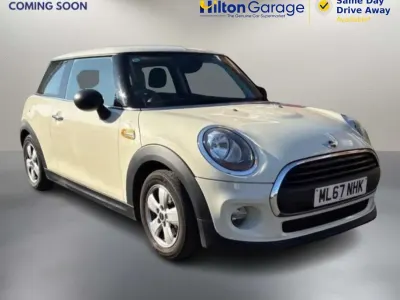 Begagnad Mini ONE Hatch 2017 Vit Halvkombi
