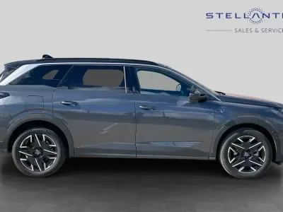 Używany Peugeot 5008 GT 134 KM (98 kW) 2025 Szary SUV