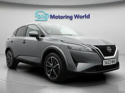 Begagnad Nissan Qashqai S 140 HK (102 kW) 2023 Grå SUV