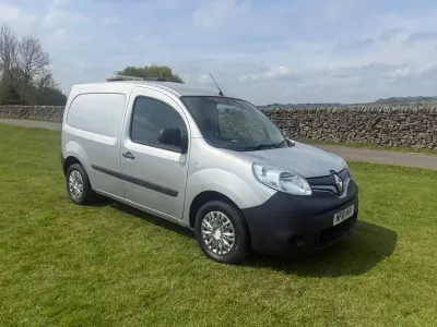 Usado Renault Kangoo Business 2018 Prateado Van