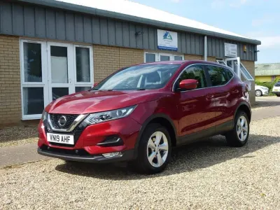 Used Nissan Qashqai Acenta Premium 140 HP (102 kW) 2019 Red SUV