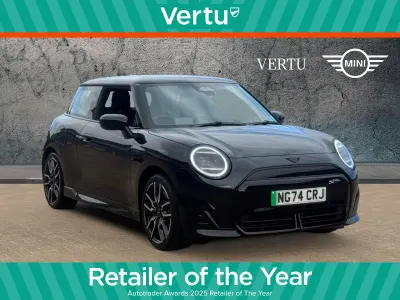 Usado Mini Cooper SE Hatch 158 kW (215 CV) 2024 Negro Utilitario