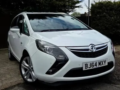 Used Vauxhall Zafira SRi 140 HP (102 kW) 2014 White MPV