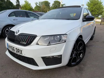 Used Skoda Octavia vRS 245 HP (180 kW) 2016 White Estate