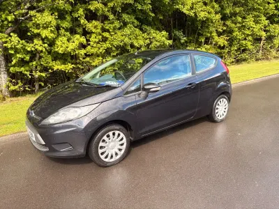 Usado Ford Fiesta 70 CV (51 kW) 2011 Negro Utilitario