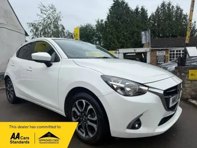 Used Mazda 2 Inclusive 90 HP (66 kW) 2019 White Hatchback