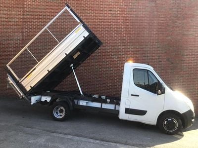 Used Vauxhall Movano 125 HP (91 kW) 2016 White MPV