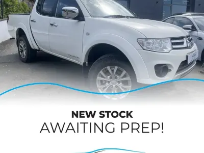 Used Mitsubishi L200 2015 White Pickup