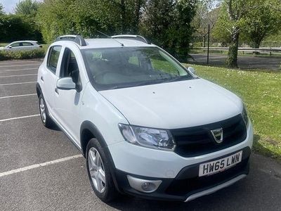 Begagnad Dacia Sandero Ambiance 90 HK (66 kW) 2015 Vit Halvkombi