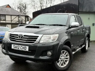 Used Toyota HiLux 171 HP (125 kW) 2012 Black Pickup