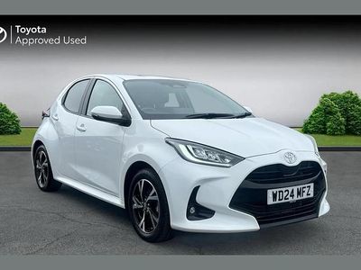 Used Toyota Yaris Hybrid Design 116 HP (85 kW) 2024 White Hatchback