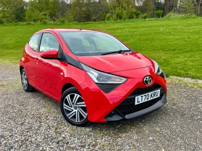 Used Toyota Aygo X-play 72 HP (52 kW) 2020 Red Hatchback