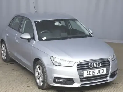 Usado Audi A1 Sportback Sport 125 CV (91 kW) 2015 Plateado Utilitario