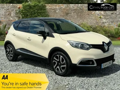 Used Renault Captur Dynamique 90 HP (66 kW) 2014 Cream and black SUV