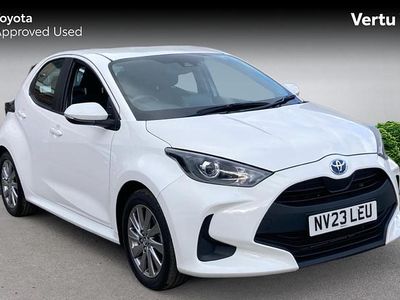 Used Toyota Yaris Hybrid 116 HP (85 kW) 2023 White Hatchback