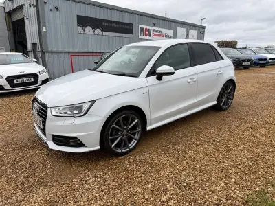 Używany Audi A1 Sportback Black Edition 150 KM (110 kW) 2016 Biały Hatchback