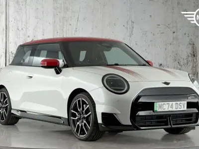Used Mini Cooper SE Hatch 158 kW (215 HP) 2025 White Hatchback