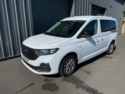 Käytetty Ford Tourneo Connect Titanium 122 HP (89 kW) 2024 Valkoinen Tila-auto