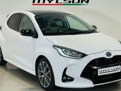Used Toyota Yaris 116 HP (85 kW) 2023 White Hatchback