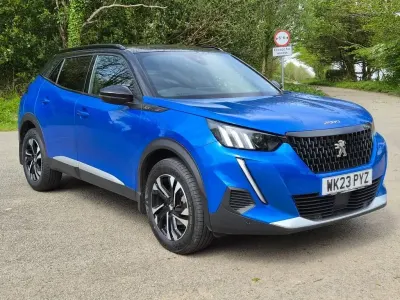 Gebraucht Peugeot 2008 GT 130 PS (95 kW) 2023 Blau SUV