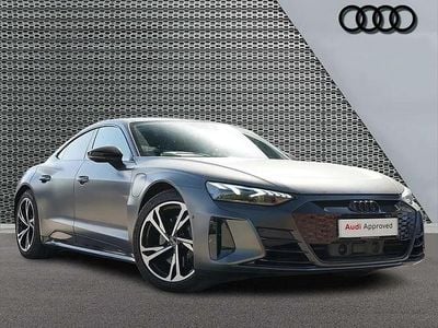 Begagnad Audi e-tron GT quattro Comfort 384 kW (523 HK) 2024 Grå Sedan