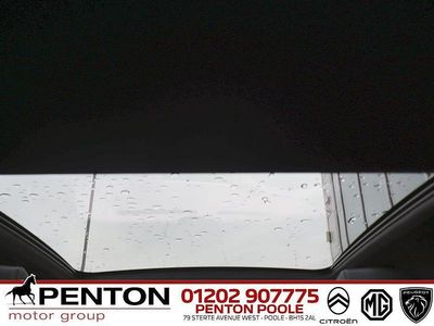 Used Peugeot e-208 Premium 100 kW (136 HP) 2022 Yellow Hatchback