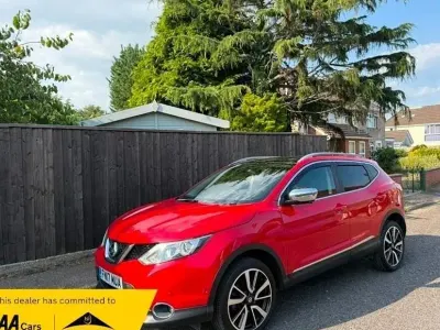 Used Nissan Qashqai Tekna 110 HP (80 kW) 2017 Red SUV