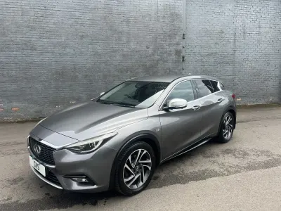Used Infiniti Q30 Premium 170 HP (125 kW) 2016 Black Hatchback