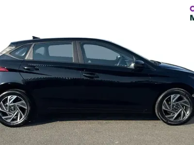 Used Hyundai i20 Advanced 100 HP (73 kW) 2025 Black Hatchback