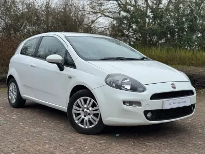 Used Fiat Punto Easy 69 HP (50 kW) 2013 White Hatchback