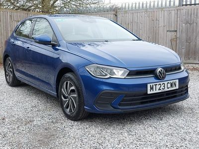 Używany VW Polo Life 95 KM (69 kW) 2023 Niebieski Hatchback