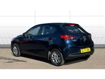 Usado Mazda 2 73 CV (53 kW) 2022 Azul Utilitario