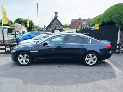 Used Jaguar XF Portfolio 180 HP (132 kW) 2016 Blue Sedan