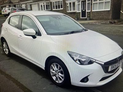 Used Mazda 2 2015 White Hatchback
