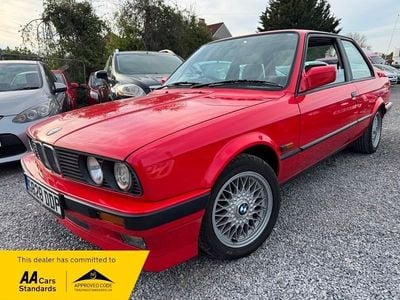 Begagnad BMW 318 M Sport 1990 Röd