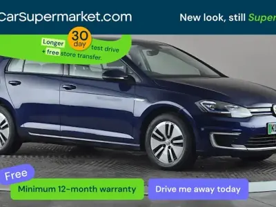 Begagnad VW e-Golf 99 kW (135 HK) 2019 Blå Halvkombi