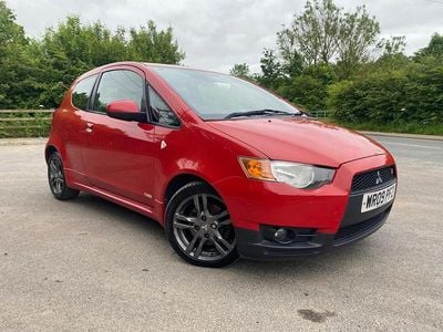 Used Mitsubishi Colt 2009 Red Hatchback