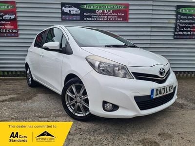 Used Toyota Yaris SR 2013 White Hatchback