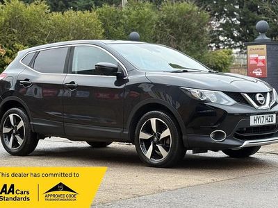 Black Used 2017 Nissan Qashqai N-Connecta SUV | £5,990 (Fair price)