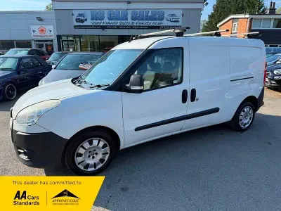 Używany Fiat Doblò 105 KM (77 kW) 2014 Biały Minivan