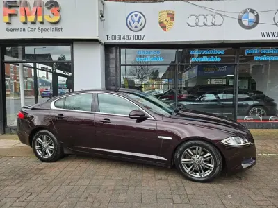 Begagnad Jaguar XF Luxury 200 HK (147 kW) 2013 Röd Sedan