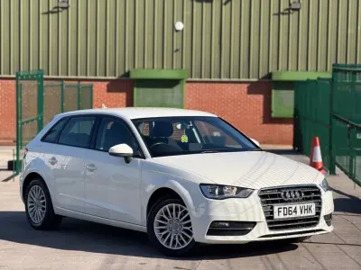 Usado Audi A3 Sportback Comfort 150 CV (110 kW) 2014 Blanco Utilitario